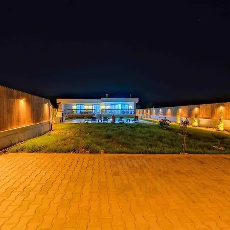 Modern, Havuzlu Lux فيلة فتحية